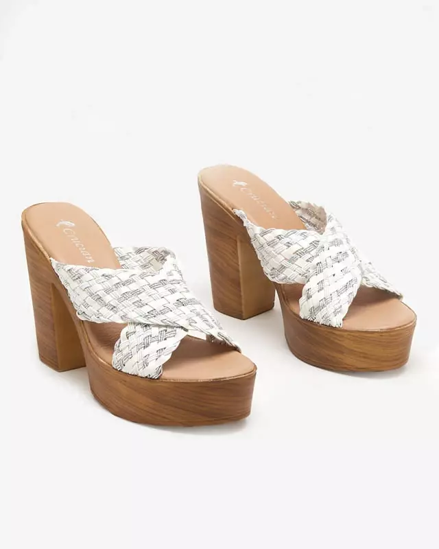 OUTLET Women's white slippers on a high post Kotinso - Footwear