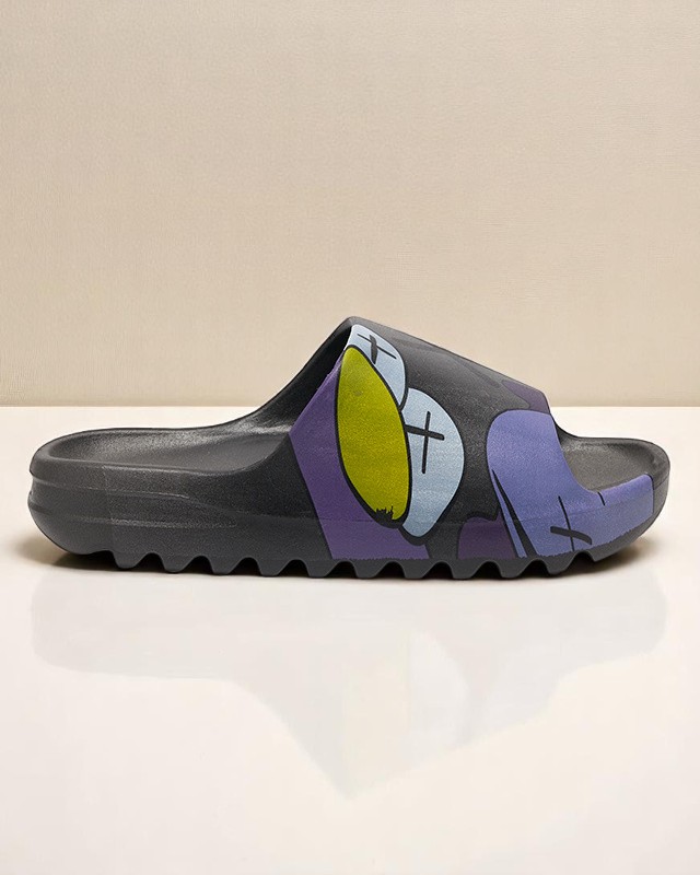 Melnas gumijas sieviešu čības ar Pfizz apdruku - Apavi