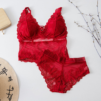 Women's maroon lingerie set with lace - Underwear