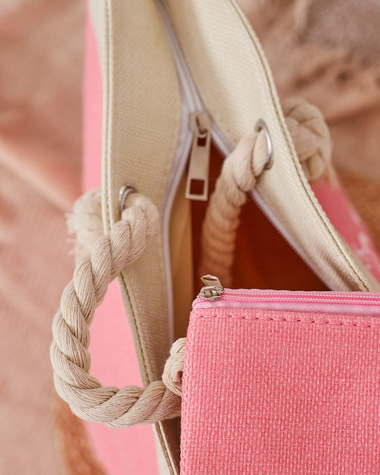 Royalfashion Auduma soma ar svētku rakstu uz pleca