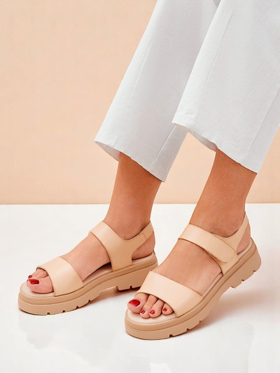 Royal Fashion Women's Otvanna sandals with a thick sole