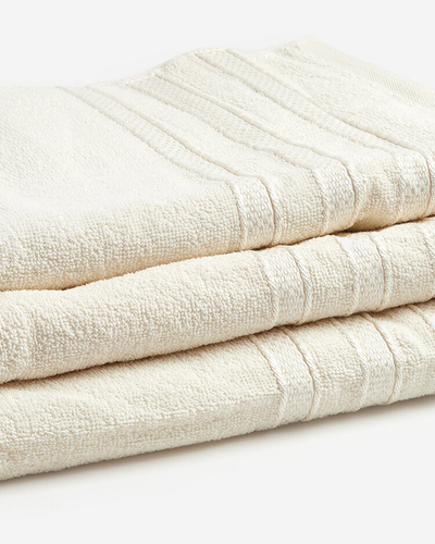Royalfashion Set of 3 bathroom towels