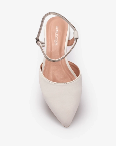 Royalfashion White Sieviešu sandales ar greznu, mirdzošu zoli un plakanu papēdi