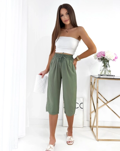 Royalfashion Темно-зеленые женские шорты из ткани длиной 3/4