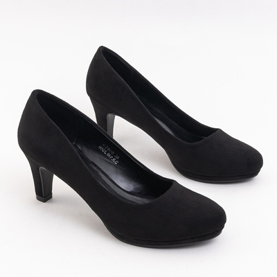 Black classic pumps from Wissey - Footwear