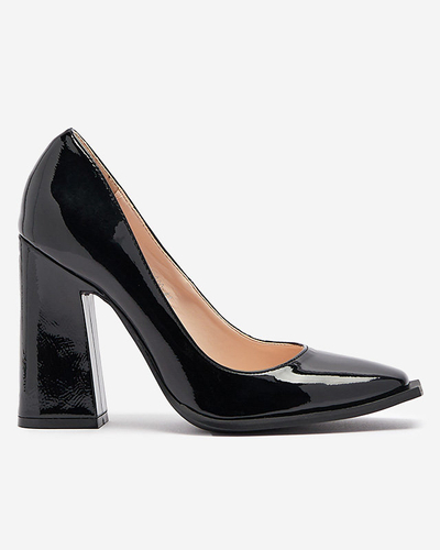 Black lacquered pumps with square toe Oriva - Footwear