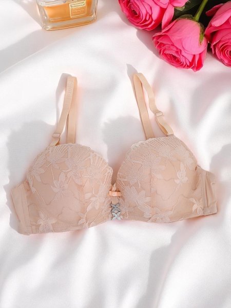 Royalfashion Women's push-up bra with lace Sensuelle Lift