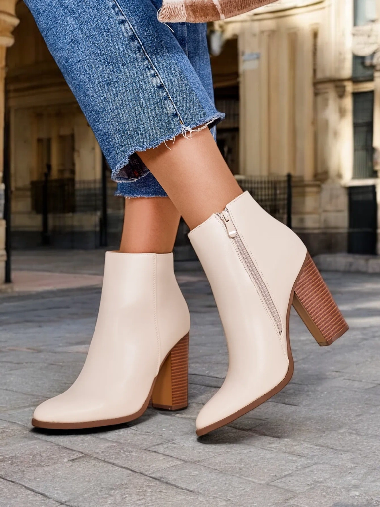 Royalfashion Sieviešu ķēdas zābaki uz sieviešu zābakiem Toemi