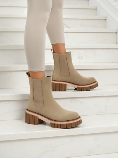 Amber Walk ankle boots with block heels made of eco-nubuck