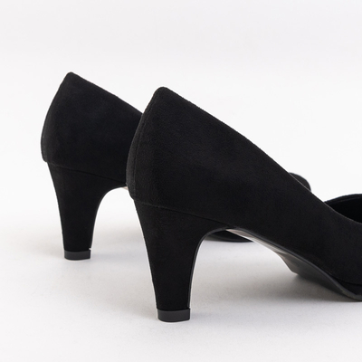Black classic pumps from Wissey - Footwear