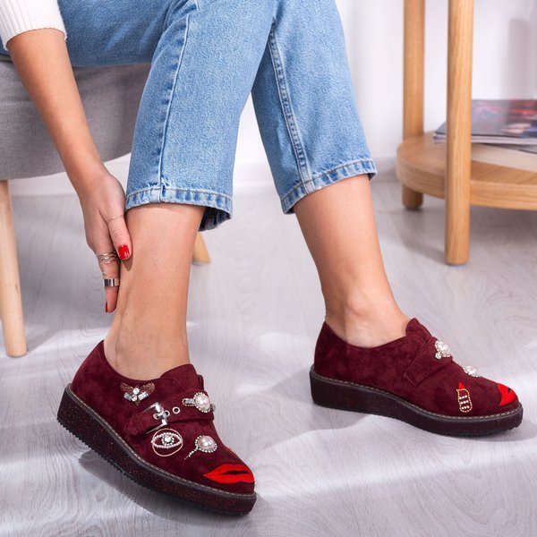 Burgundy low shoes with Lagerrla decorations - Footwear