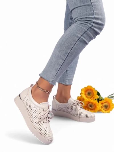 Royalfashion Женские перфорированные лоферы Gofielle