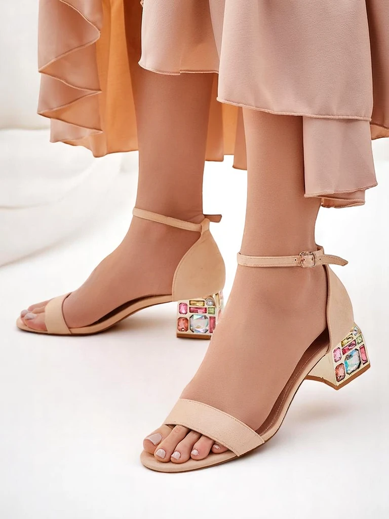 Royalfashion Женские сандалии с декоративным каблуком Ballou