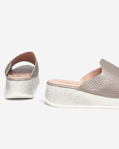 Light brown women's openwork wedge slippers with brocade Lekisa - Shoes