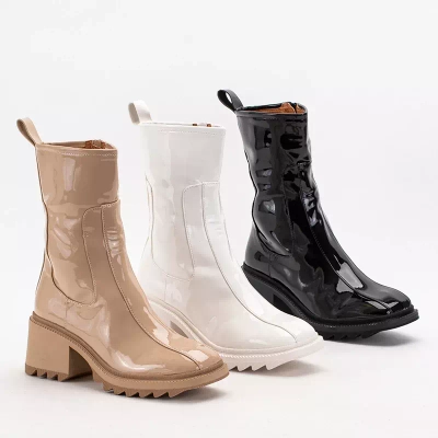 OUTLET Beige women's boots on a wide post Grifis - Footwear