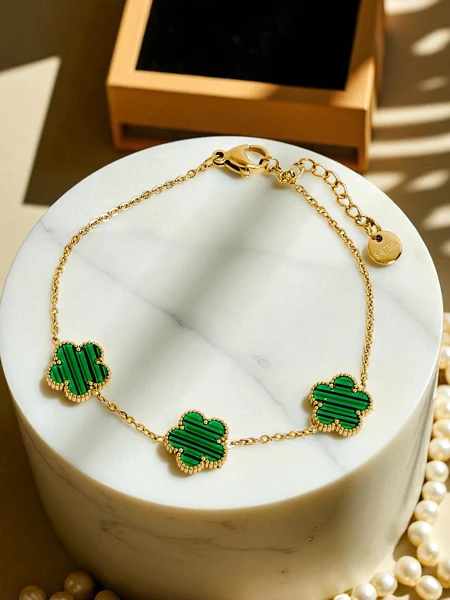 Aurelia Bianca Bracelet with Flowers in Green Pearl Shade, Gold-Plated