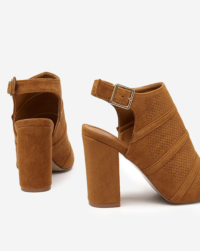 Women's openwork sandals on a post in camel Texis - Footwear