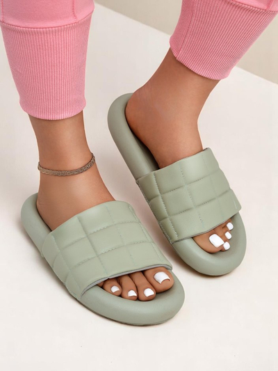 Royalfashion Women's Flat Quilt Walk Flip-Flops