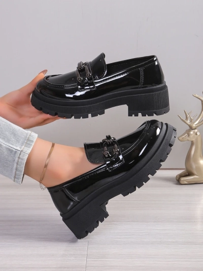 Royalfashion Sieviešu lakoti loafers Arieda
