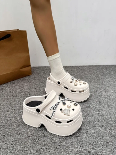 Royalfashion Sieviešu gumijas sandales ar dekoriem Dellos