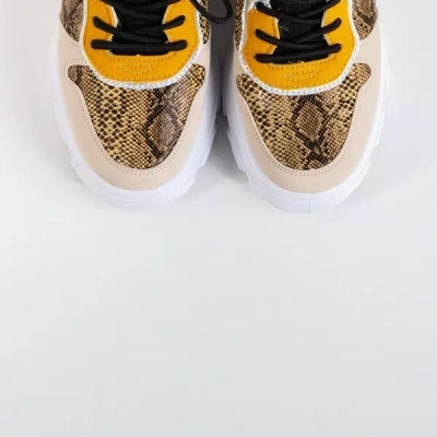 Beżowe sneakersy damskie a'la skóra węża Annadale - Obuwie 
