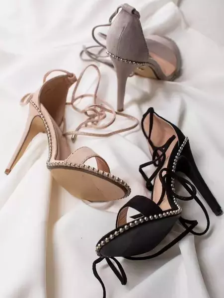 Czarne wiązane sandały na wyższej szpilce Taya - Obuwie