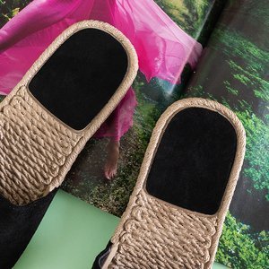 Melnas sieviešu platās sandales no Vasagi - Apavi
