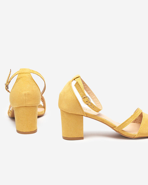 OUTLET Dzeltenas sieviešu sandales uz Eqro- Footwear staba