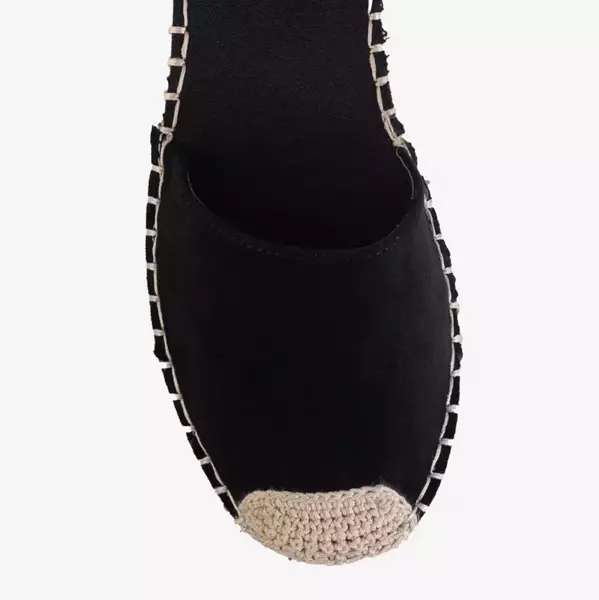 OUTLET Melnas sieviešu sandales Indira - Apavi