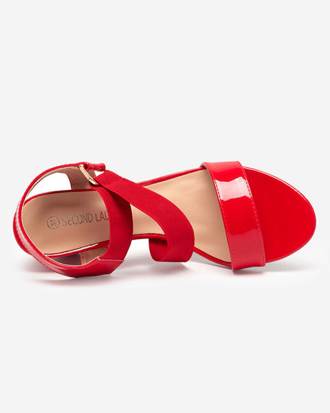 OUTLET Sarkanas lakotas sieviešu sandales uz Wopala-Footwear staba
