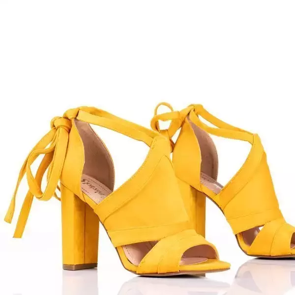 Żółte sandały damskie na wyższym słupku z cholewką Lanaline - Obuwie