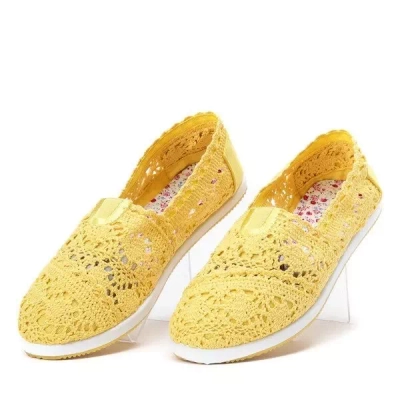 Żółte slip on koronkowe Morona - Obuwie
